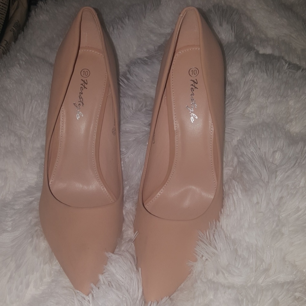 Women's pumps